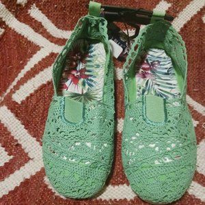 VeryGreen Slip On Shoes
